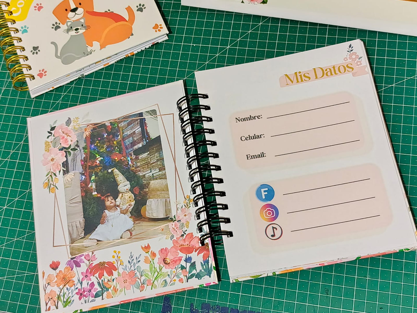 AGENDA FAMILIAR 2 – DISEÑO FLORAL Y MINIMALISTA