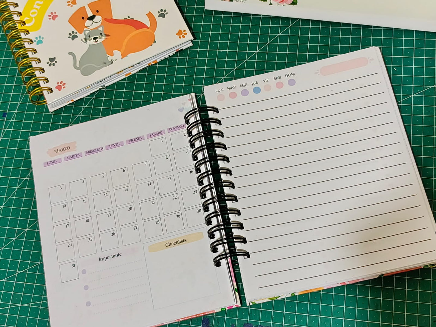 AGENDA FAMILIAR 2 – DISEÑO FLORAL Y MINIMALISTA